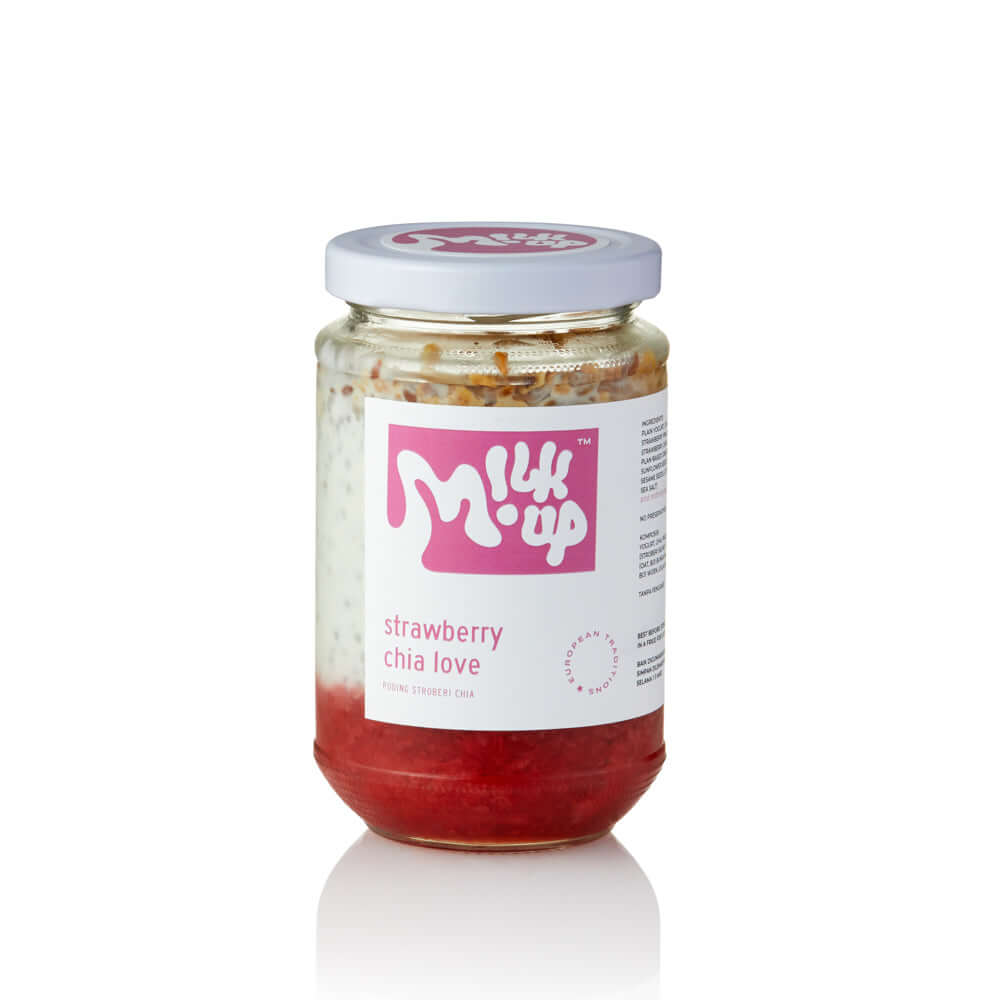 Strawberry Chia Love, 300ml, glass in Bali. Milkup dairy products